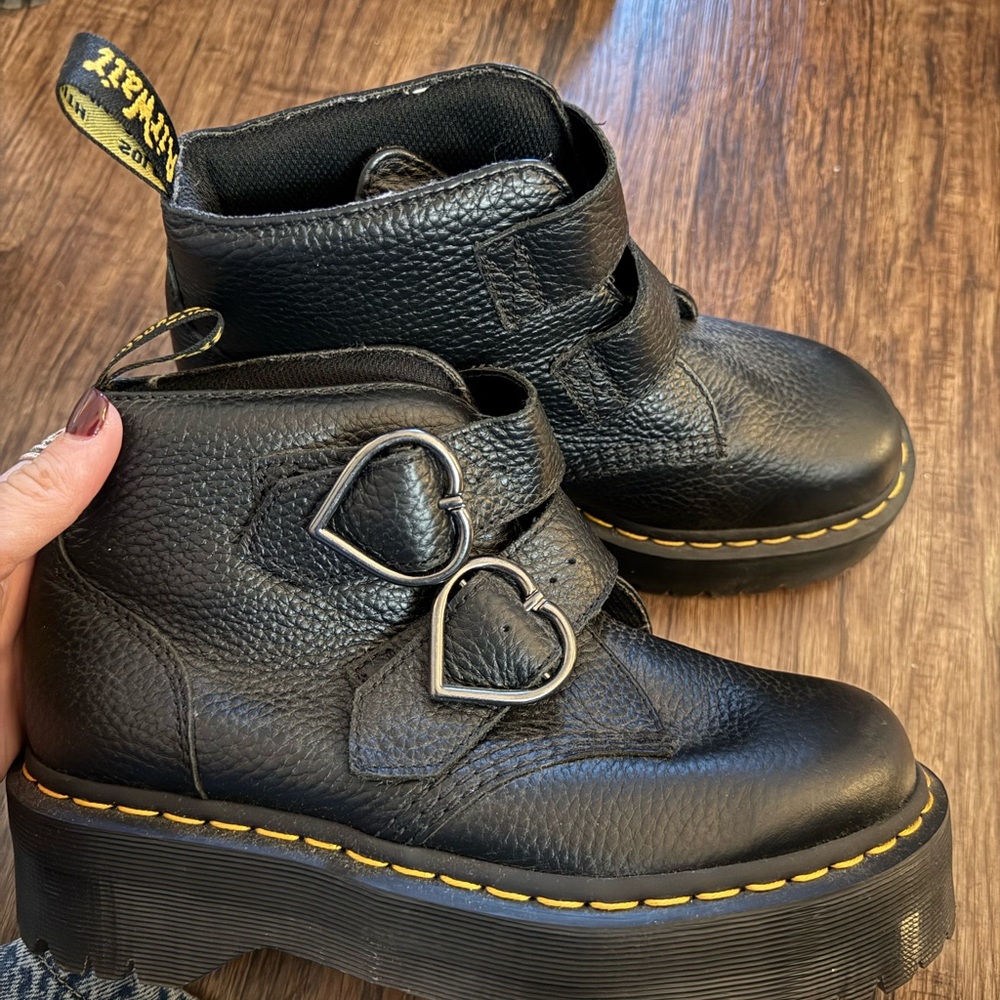 Platform doc martens